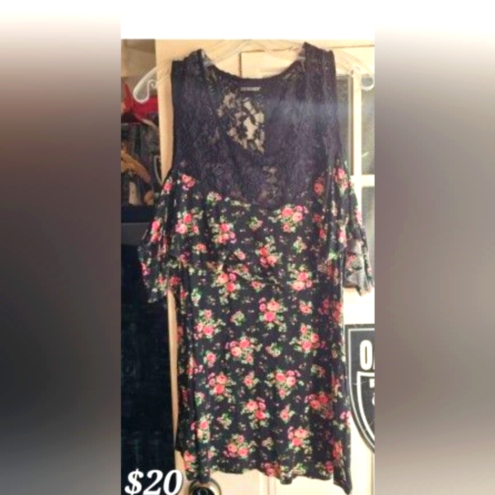 Flowered printed off the shoulder blouse